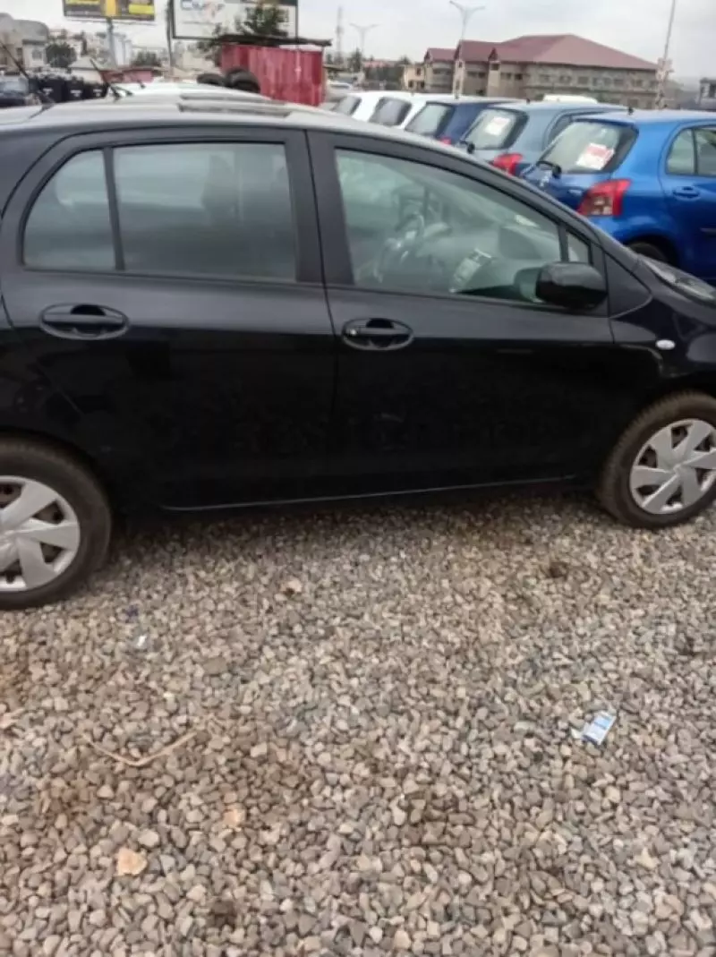 Toyota Yaris   - 2010