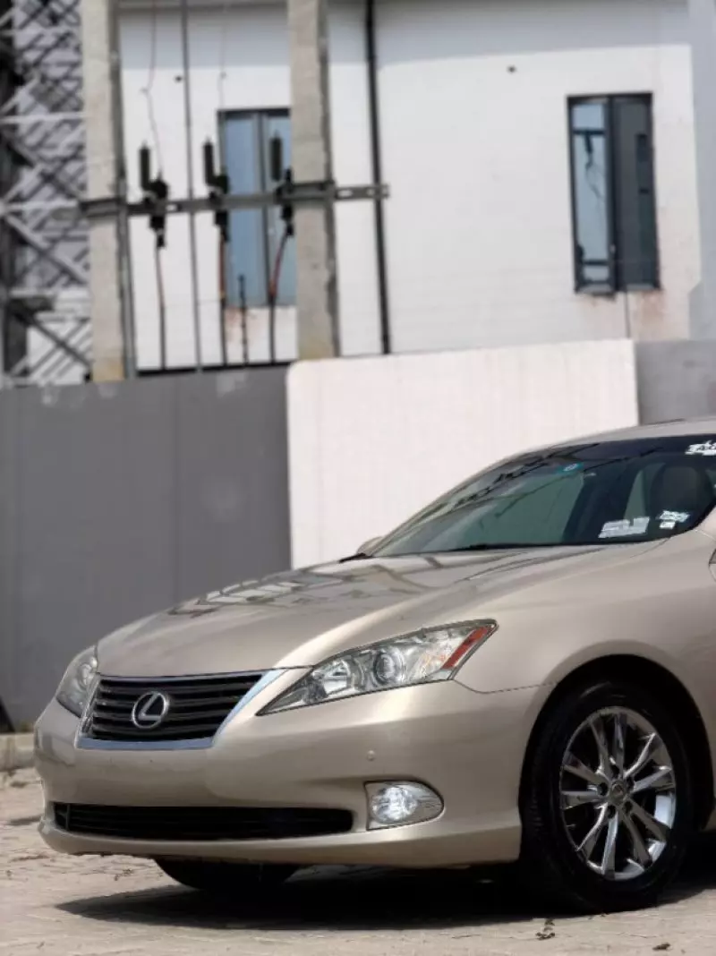 Lexus ES   - 2012