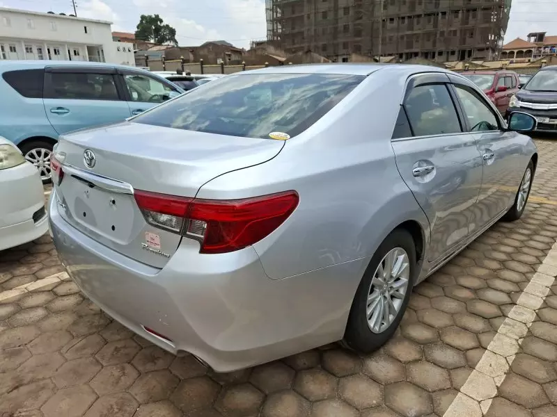 Toyota Mark X   - 2012