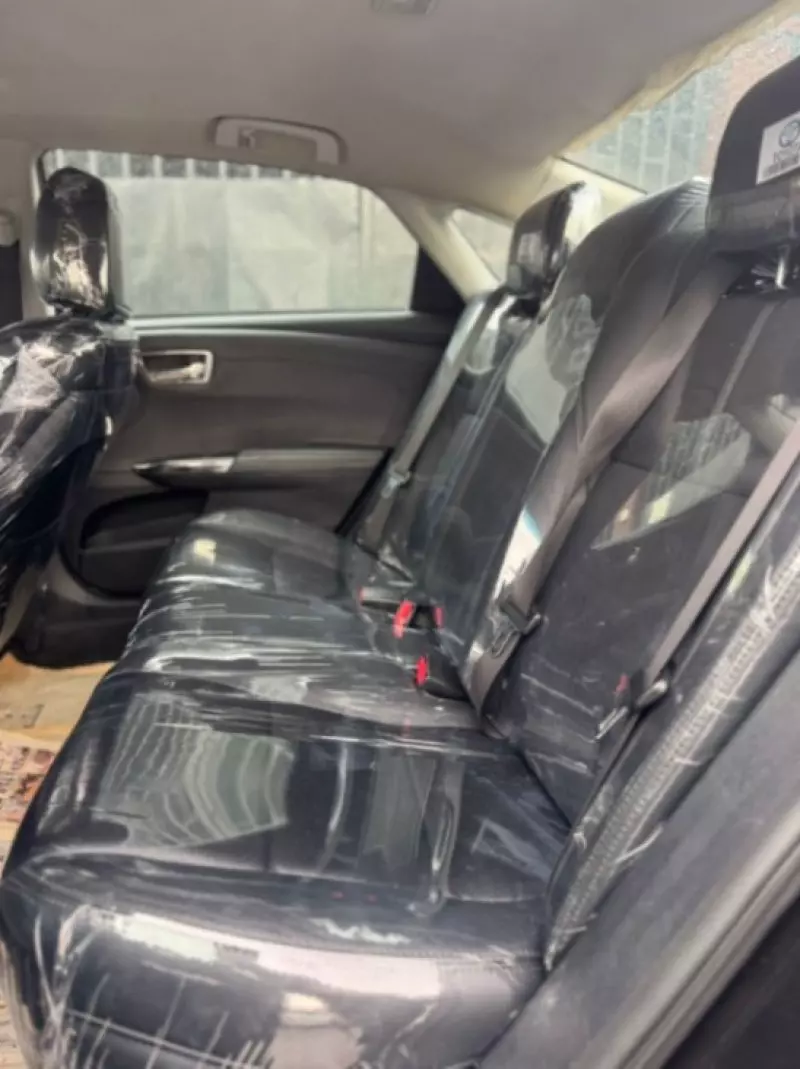 Toyota Avalon   - 2013