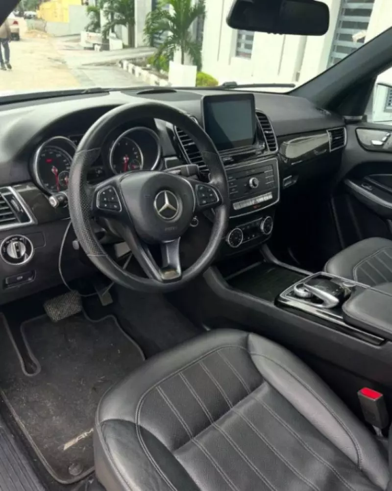 Mercedes-Benz GLE-Class   - 2017