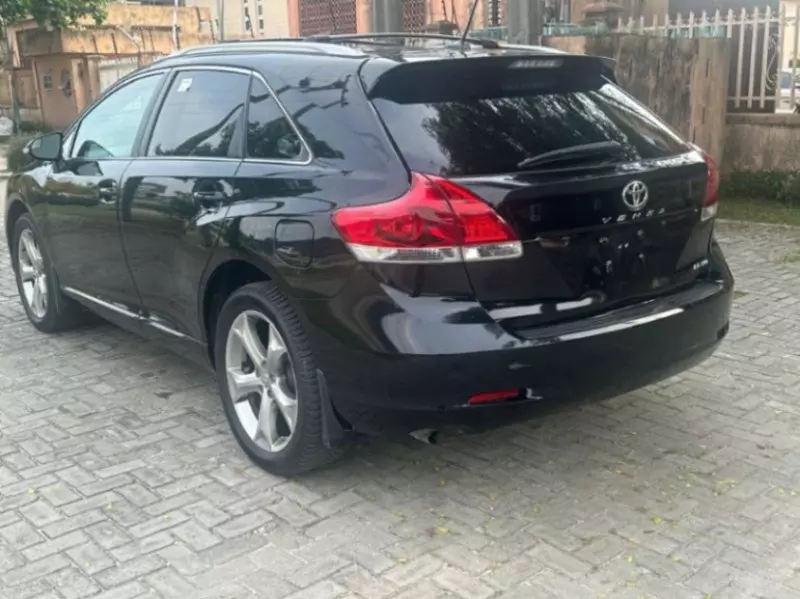 Toyota Venza   - 2013