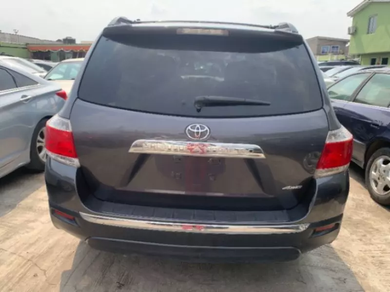 Toyota Highlander   - 2013