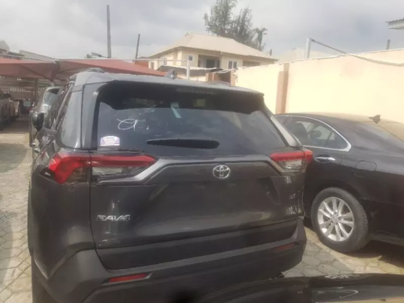 Toyota RAV 4   - 2021