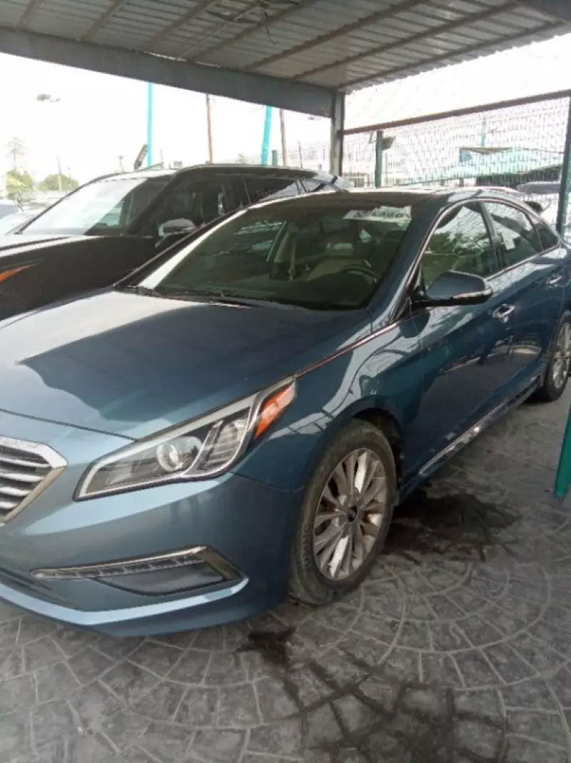 Hyundai Sonata   - 2015