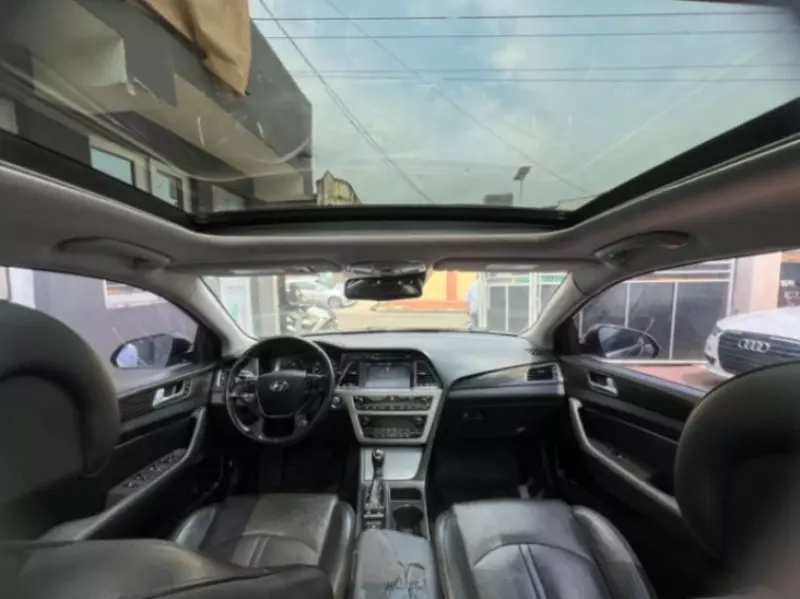 Hyundai Sonata   - 2015