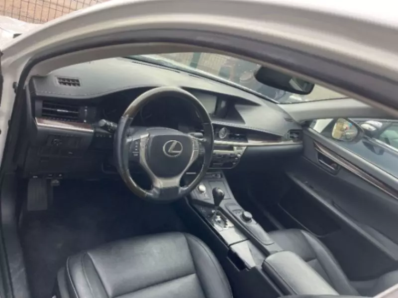 Lexus ES   - 2013