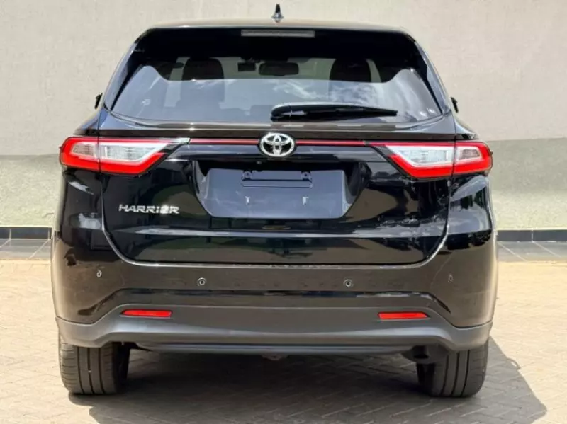 Toyota Harrier   - 2018