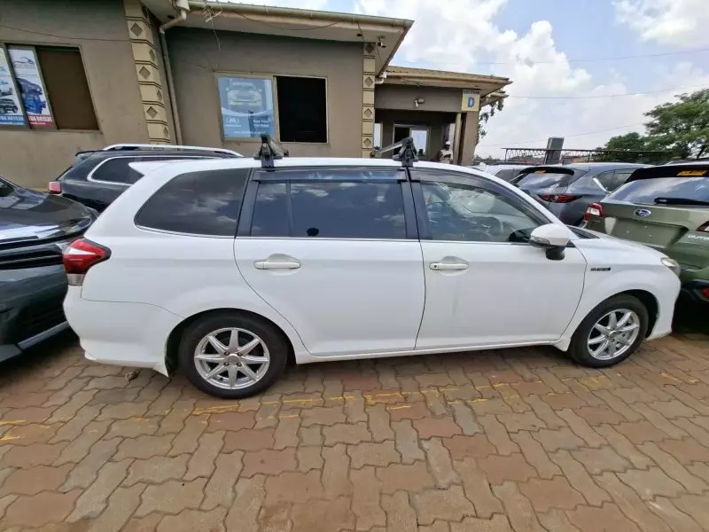 Toyota Fielder hybrid    - 2017