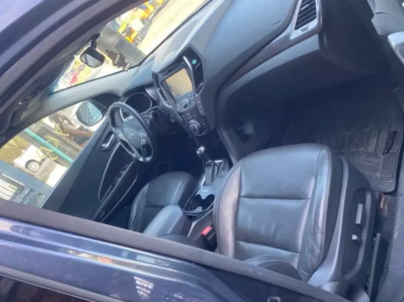 Hyundai Santa Fe   - 2015