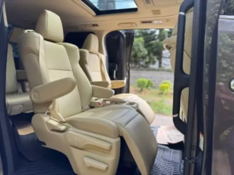 Toyota Alphard   - 2018