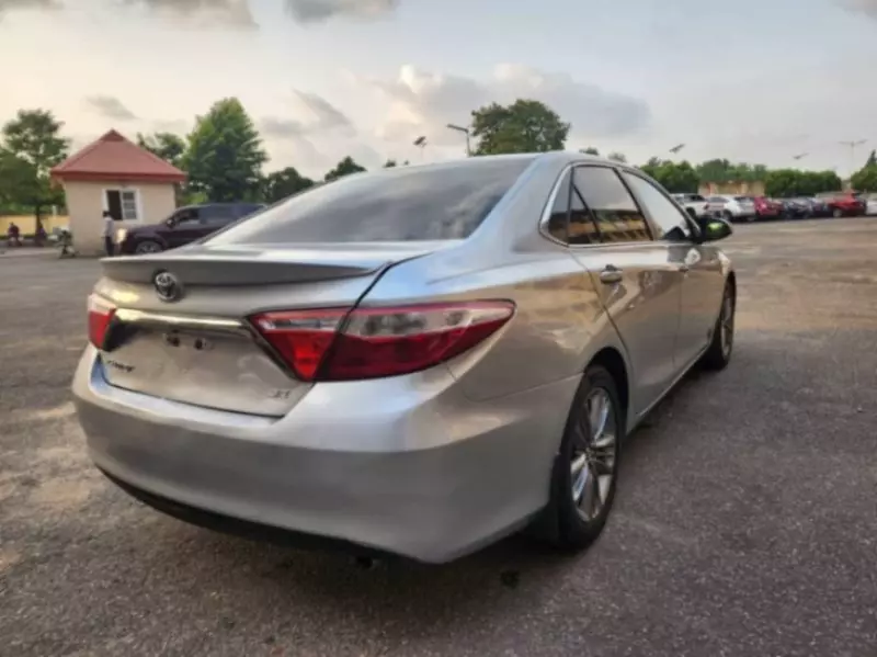 Toyota Camry - 2015