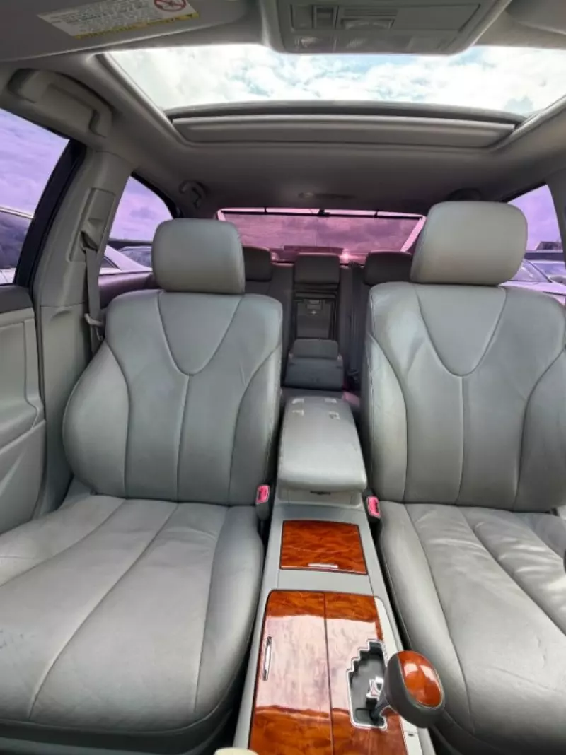 TOYOTA Camry - 2010