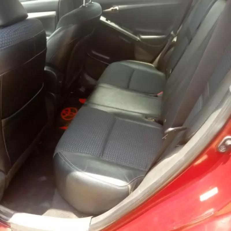 Pontiac Vibe   - 2009