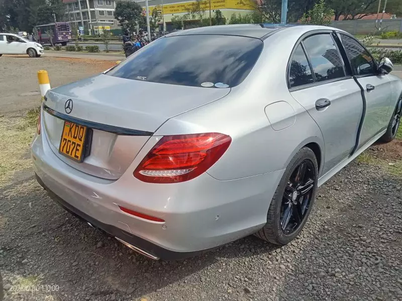 Mercedes-Benz E200   - 2017