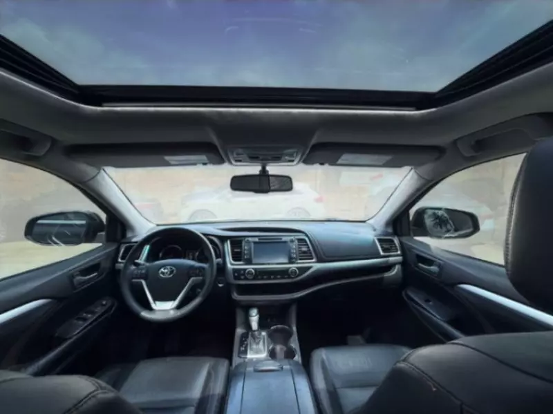 Toyota Highlander   - 2016