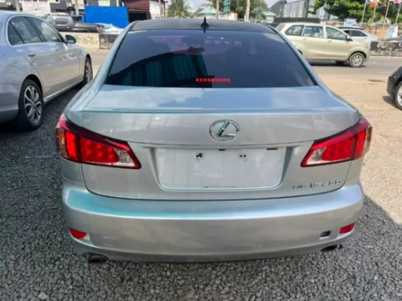 Lexus IS - 2012