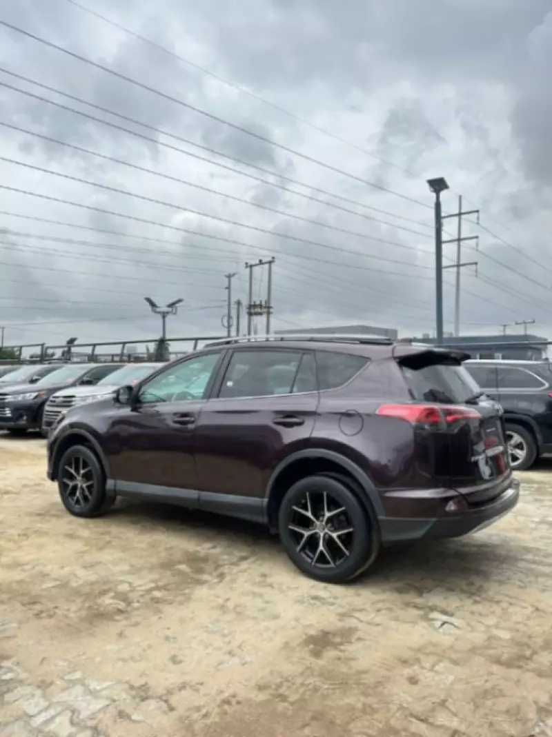 Toyota Rav 4 Hybrid   - 2017