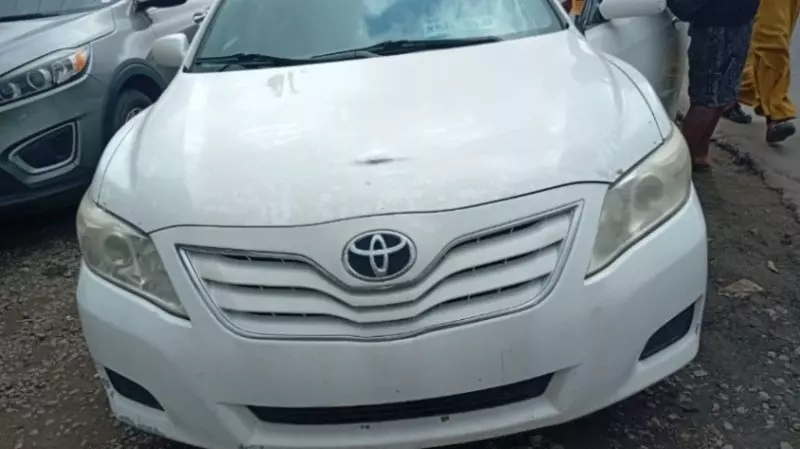 TOYOTA Camry   - 2010