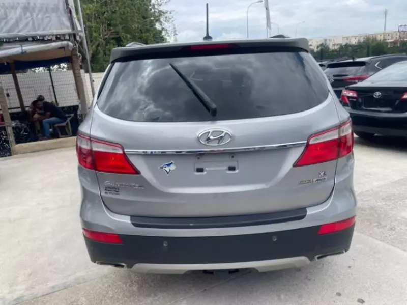 Hyundai Santa Fe   - 2016