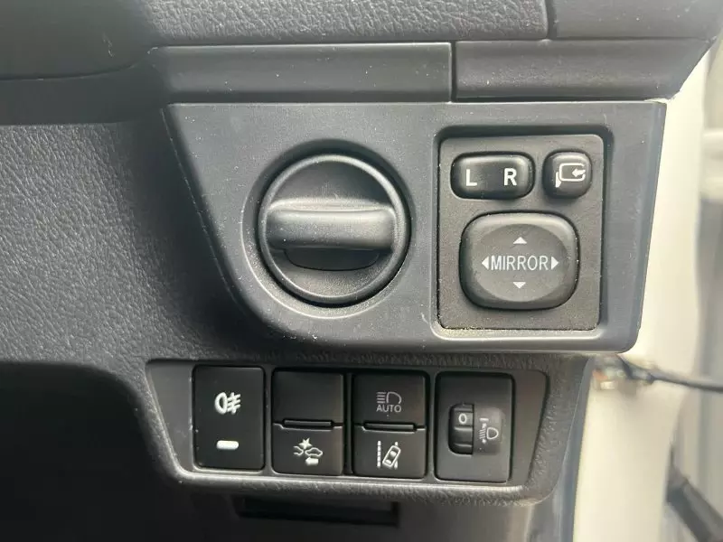 TOYOTA Fielder hybrid    - 2019