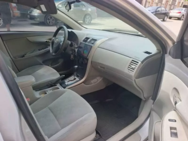 TOYOTA Corolla   - 2010