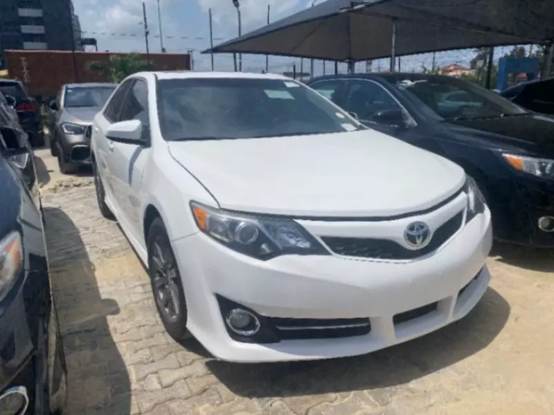 Toyota Camry - 2013