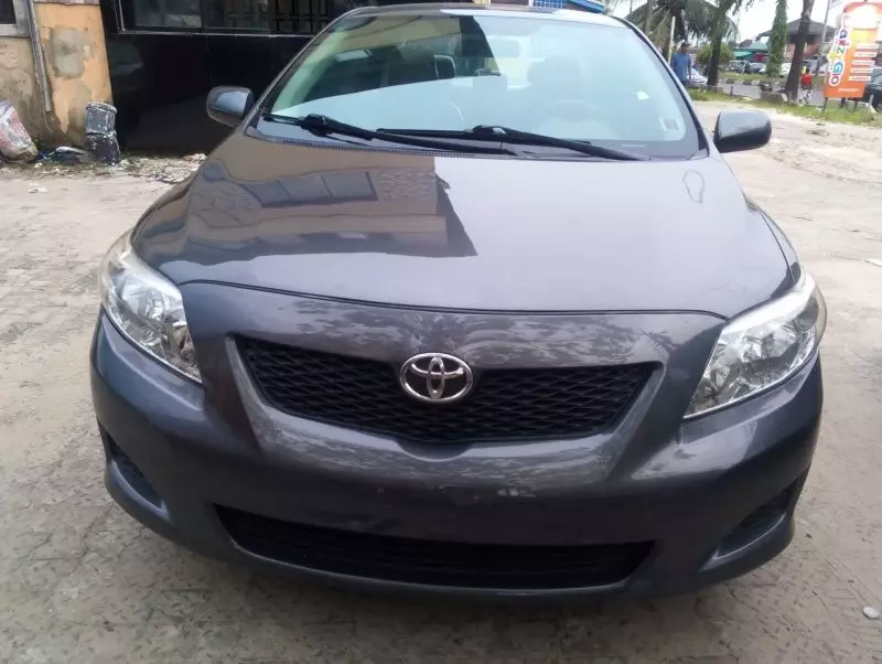 Toyota corolla   - 2009