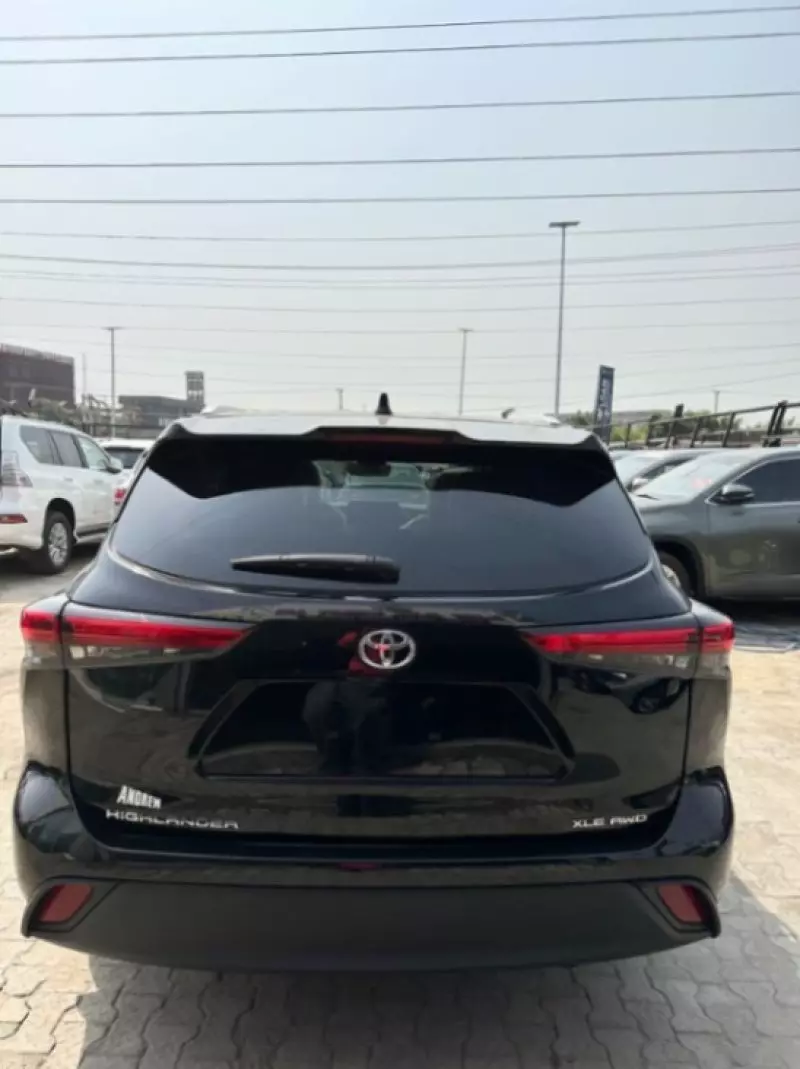 Toyota Highlander   - 2022