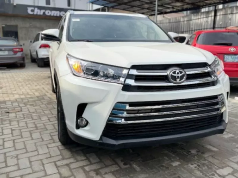Toyota Highlander   - 2017