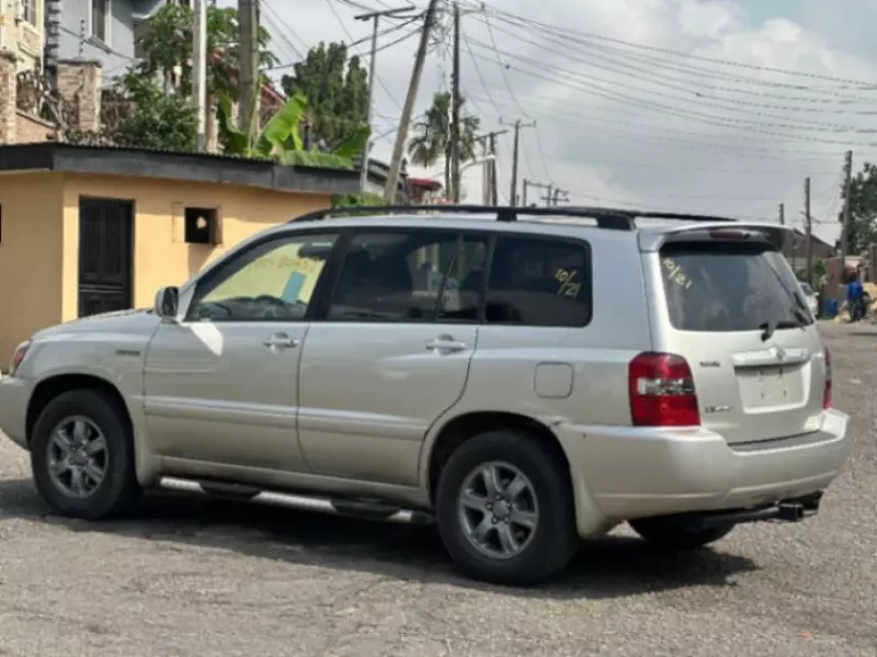 Toyota Highlander   - 2005