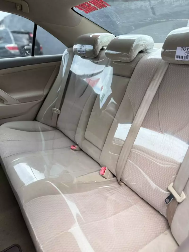 Toyota Camry   - 2011