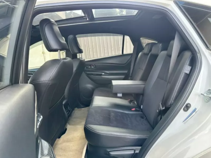 Toyota Harrier   - 2018