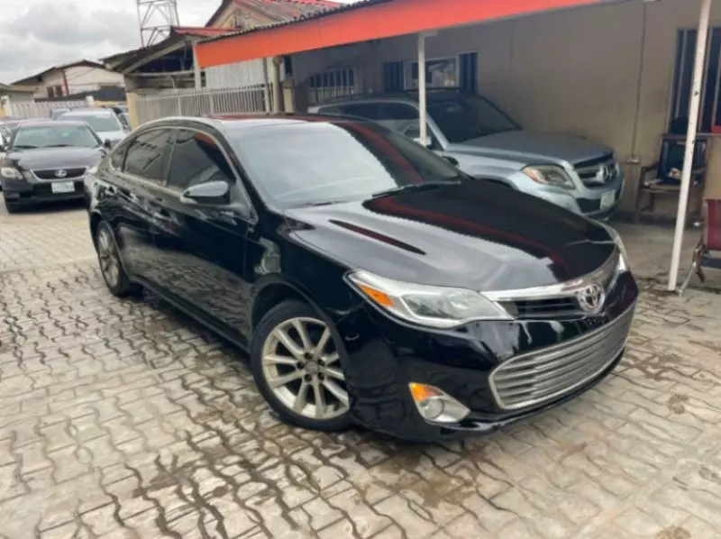 Toyota Avalon   - 2015