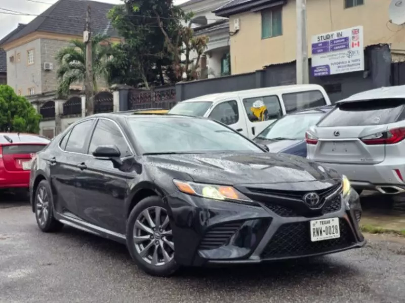 TOYOTA Camry   - 2019