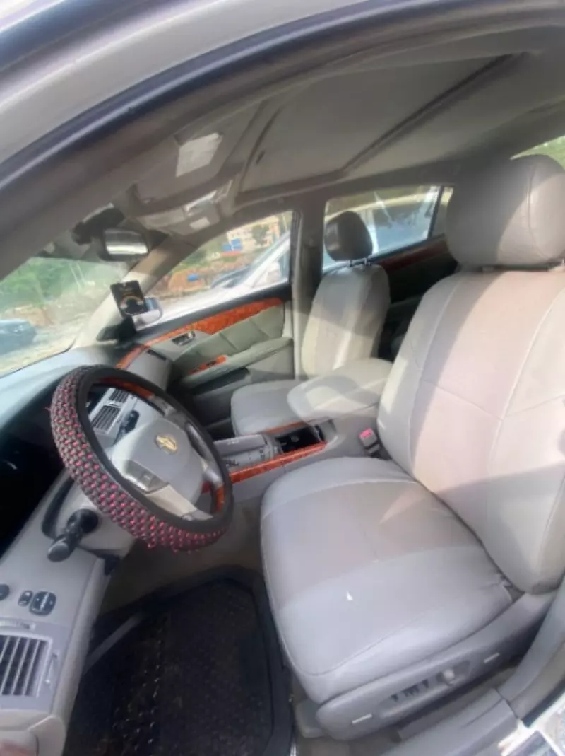 TOYOTA Avalon - 2005
