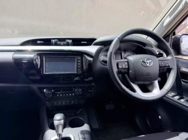 TOYOTA Hilux   - 2022