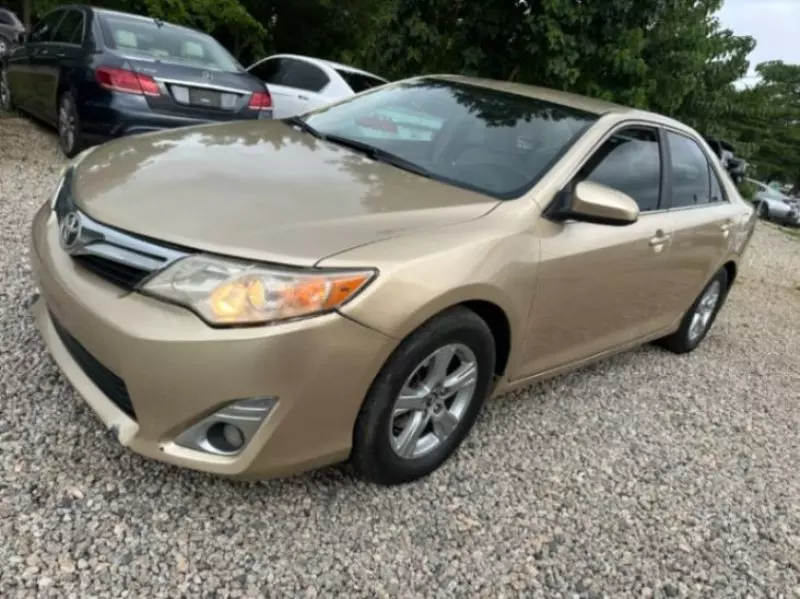 TOYOTA Camry   - 2012