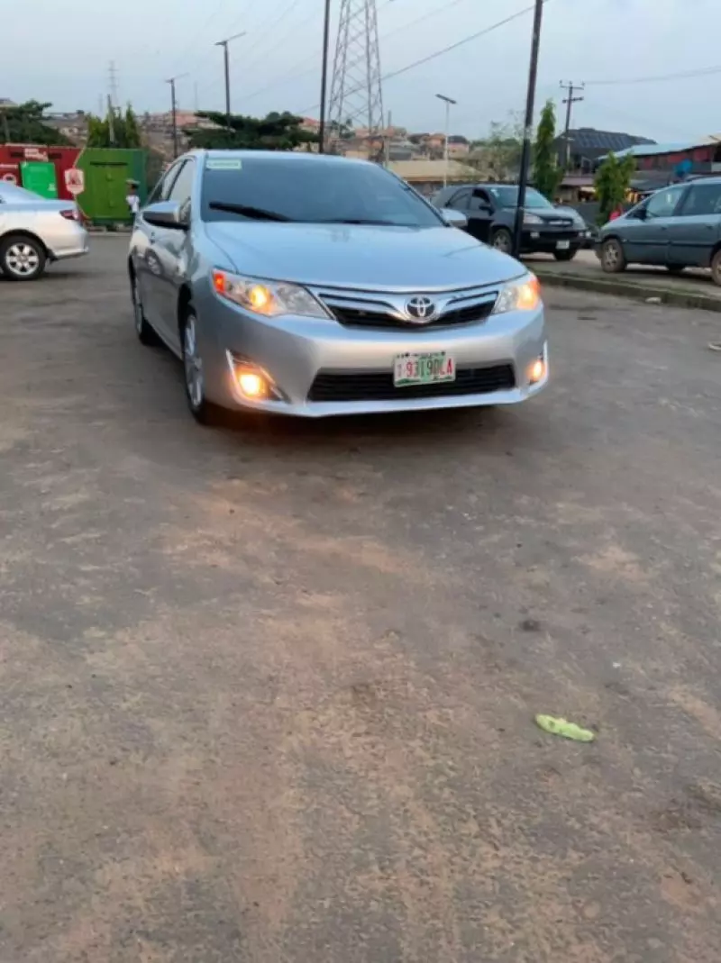 TOYOTA Camry   - 2011
