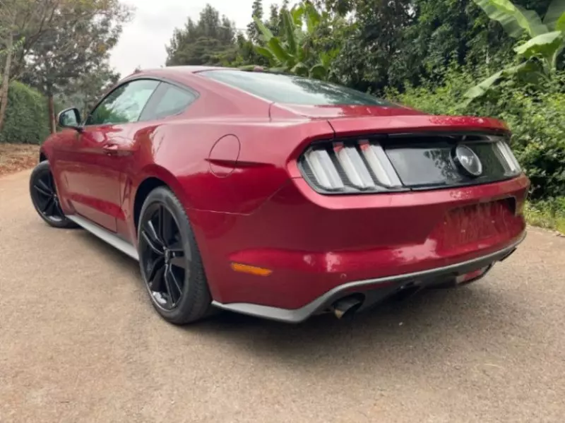 Ford Mustang   - 2017