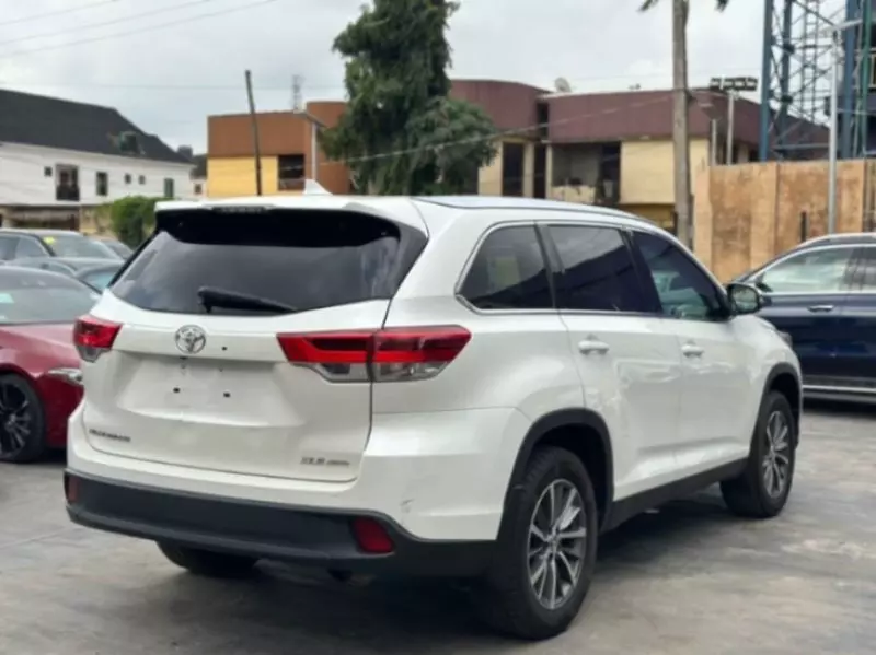 TOYOTA Highlander   - 2019