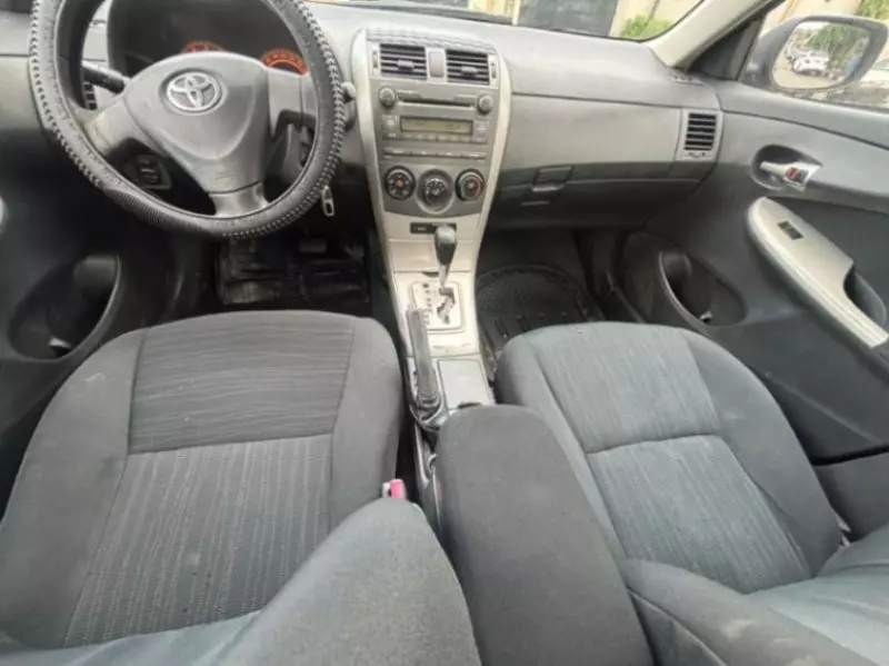 Toyota Corolla   - 2010