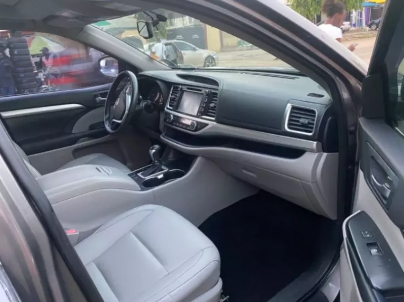 Toyota Highlander   - 2015