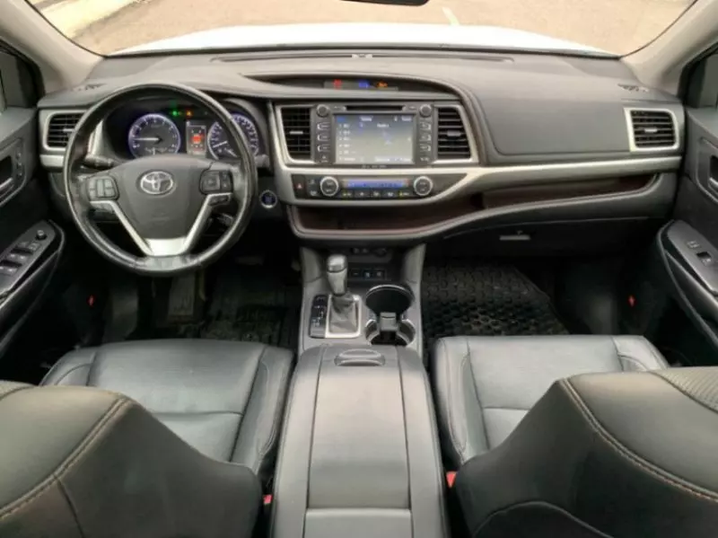 Toyota Highlander   - 2017