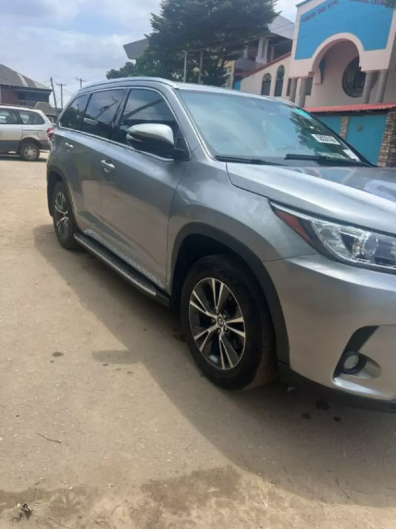 TOYOTA Highlander   - 2016