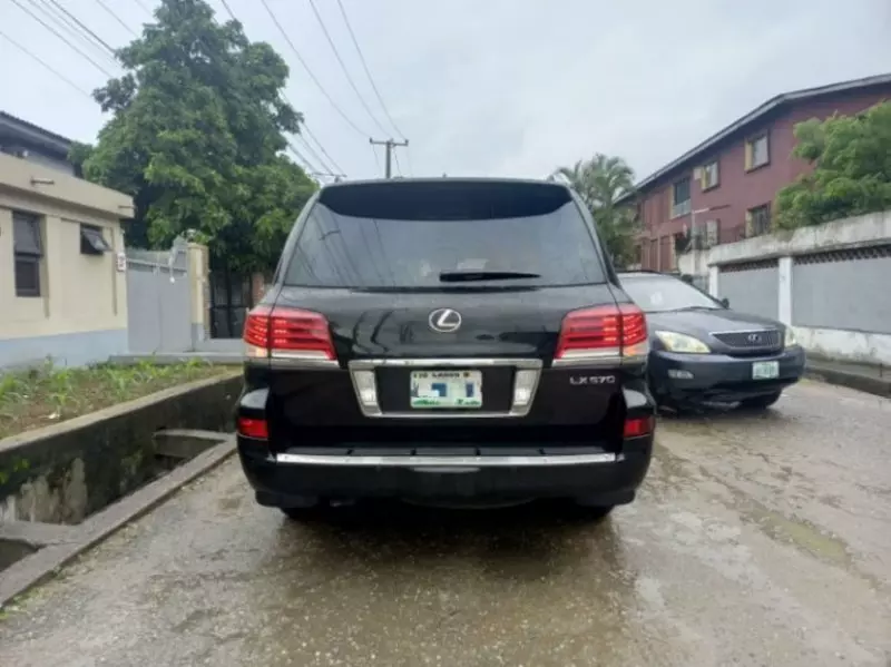 Lexus LX 570   - 2014