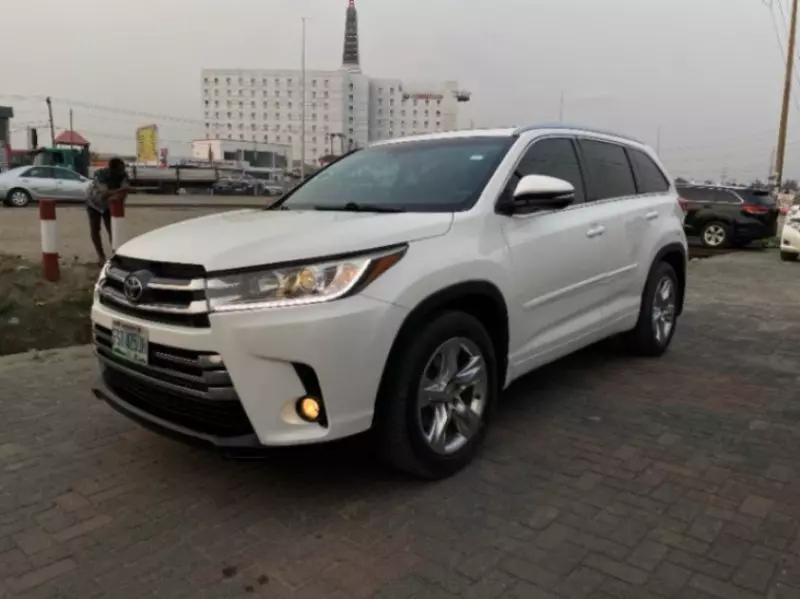 Toyota Highlander   - 2017