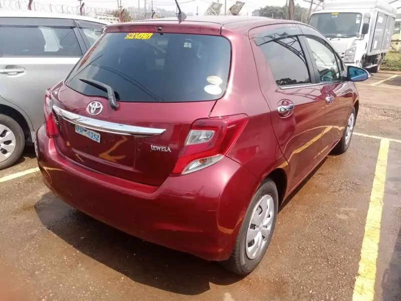Toyota Vitz   - 2016