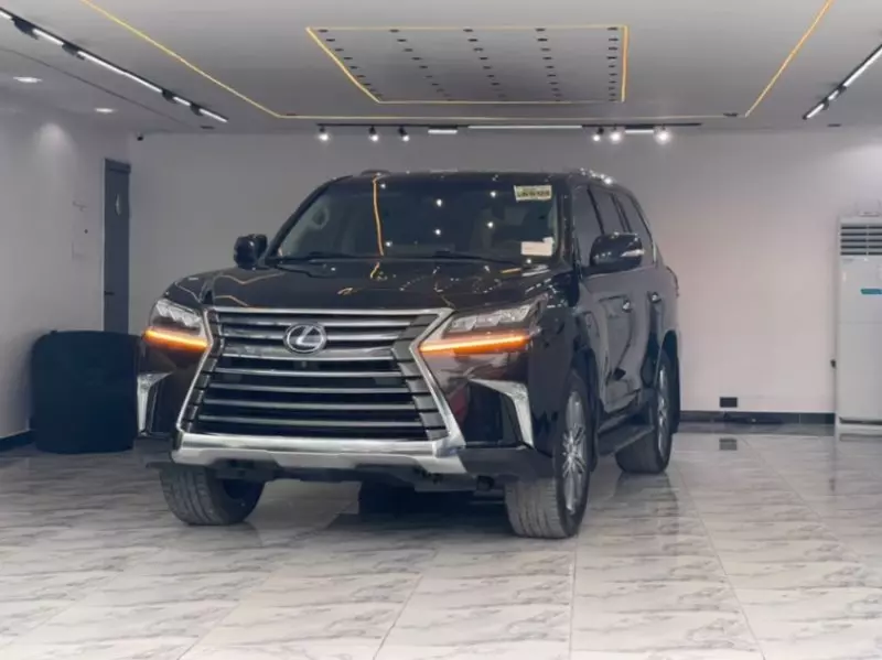 Lexus LX   - 2017