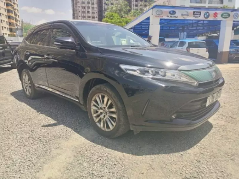 Toyota Harrier   - 2017